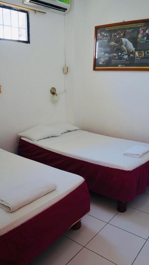 Hostal Marysol Puerto Ayora  Extérieur photo