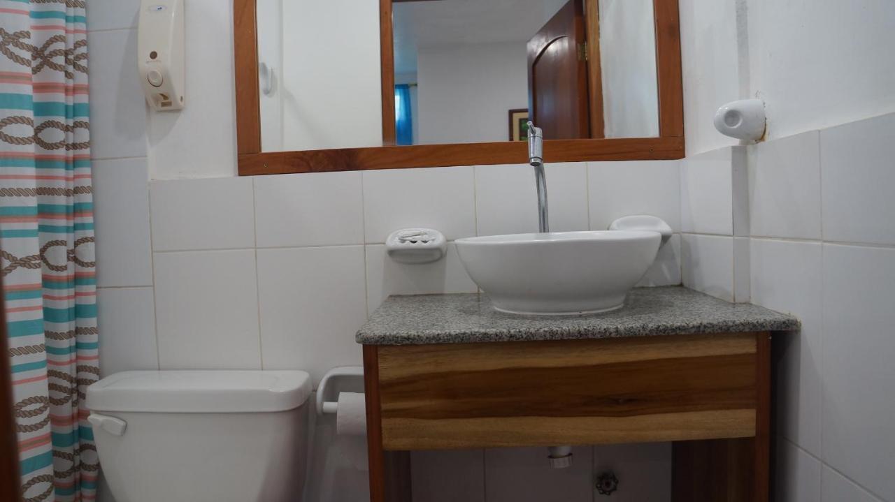 Hostal Marysol Puerto Ayora  Extérieur photo